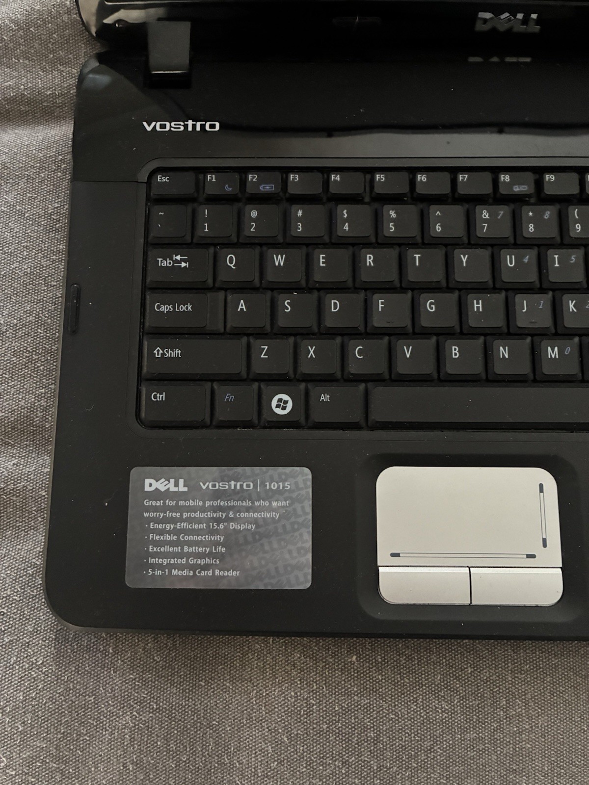 Dell Vostro 1015 15.6” Laptop Intel Core 2 Duo Windows 7 COA Vintage