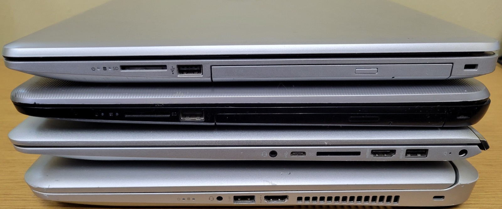 (Lot of 4)HP Laptops 2-NBs 1-Pavilion and 1-Envy 2.2-2.7GHz 8/16GB No OS *READ*