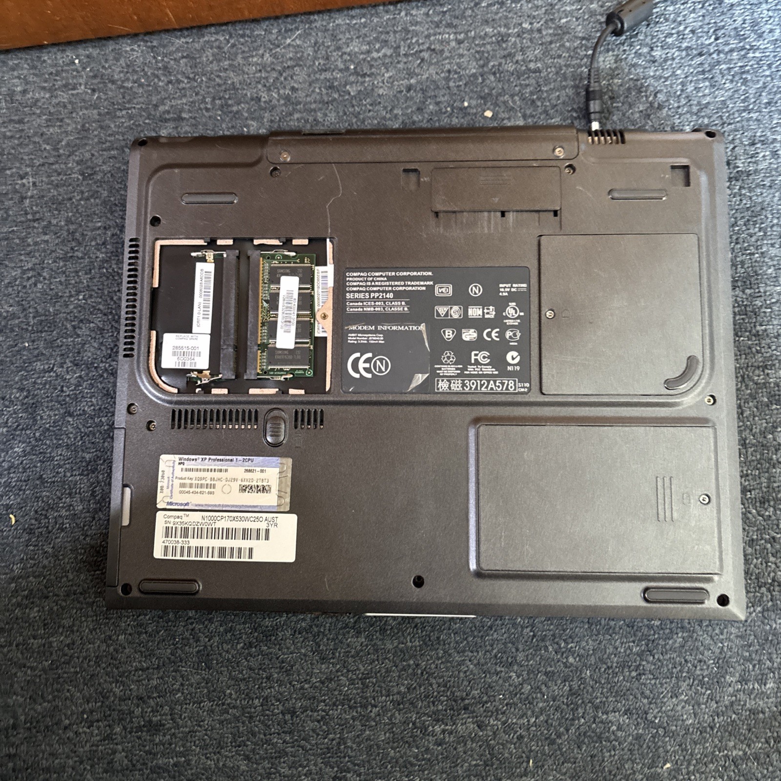 Compaq Evo N1000C 40gb HDD 256mb RAM 3.5″ Floppy DVD Drive * Battery Untested*