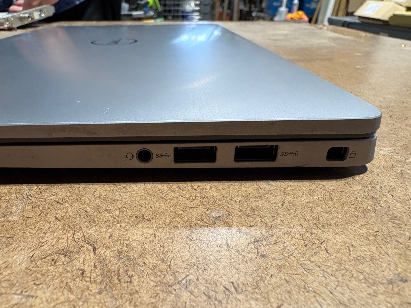 Dell Latitude 7410 14″ FHD i5-10310U 16GB RAM 256GB SSD No Charger/OS