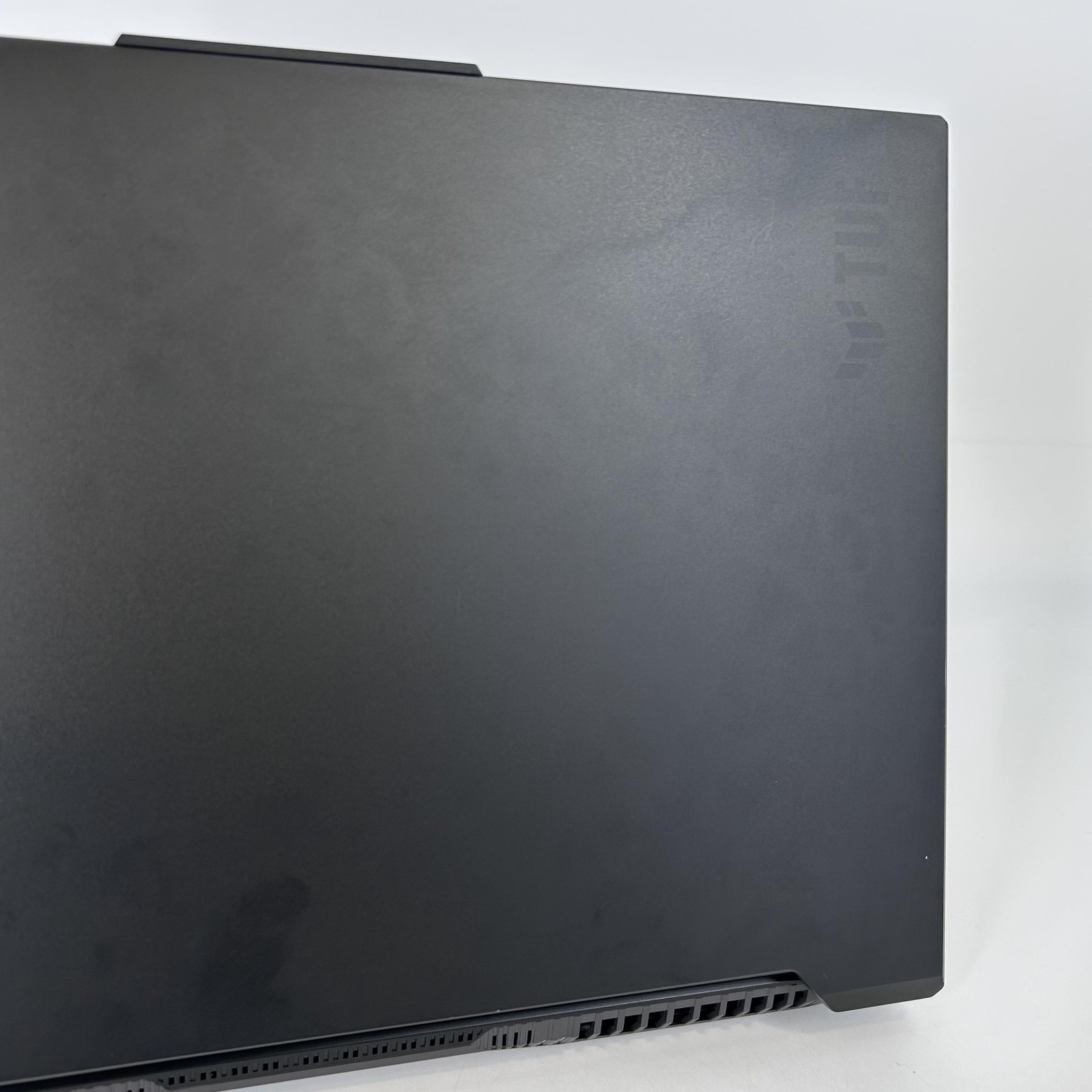 Asus TUF A16 16 165Hz FHD+ 3.2 GHz Ryzen 7 7735HS 16GB 512GB SSD AMD RX 7700S