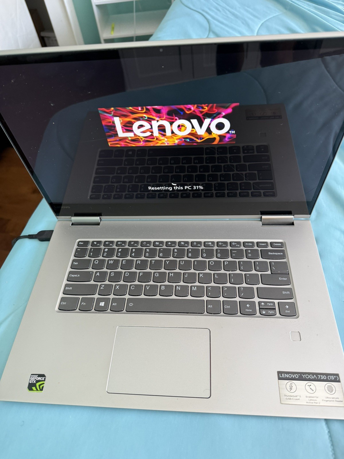 Lenovo Yoga 730 15.6” i7 Laptop – Cracked Screen – Works Great – Read