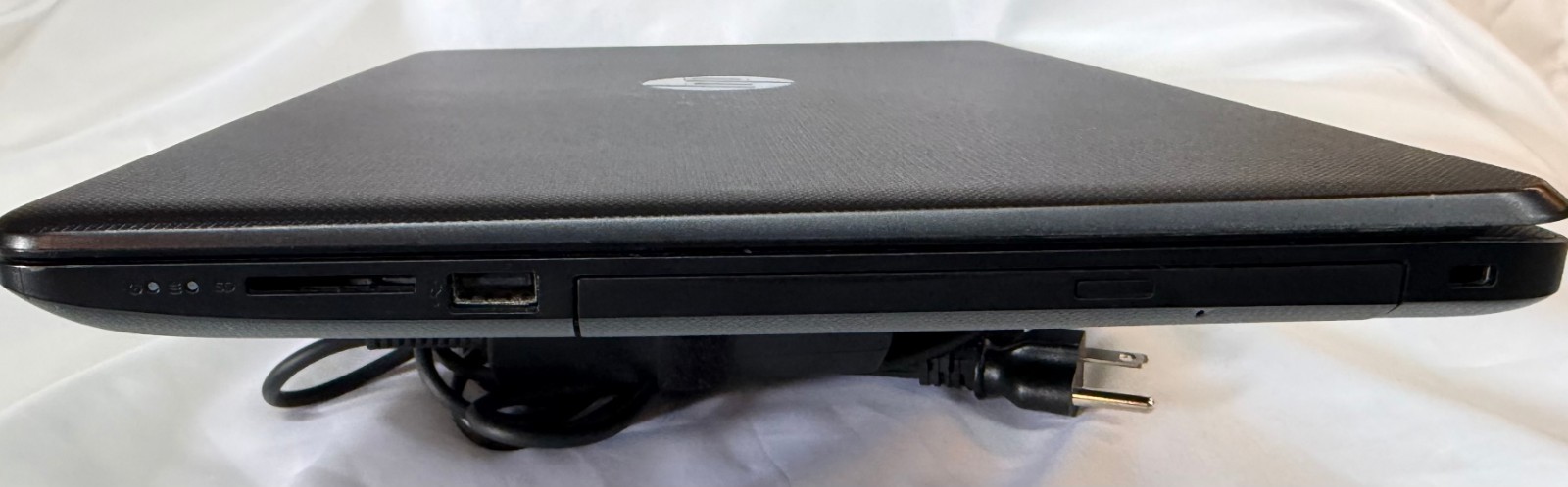 HP 15-bs113dx i3-8130U 8GB RAM 120GB SSD Windows 11 OEM HP Charger