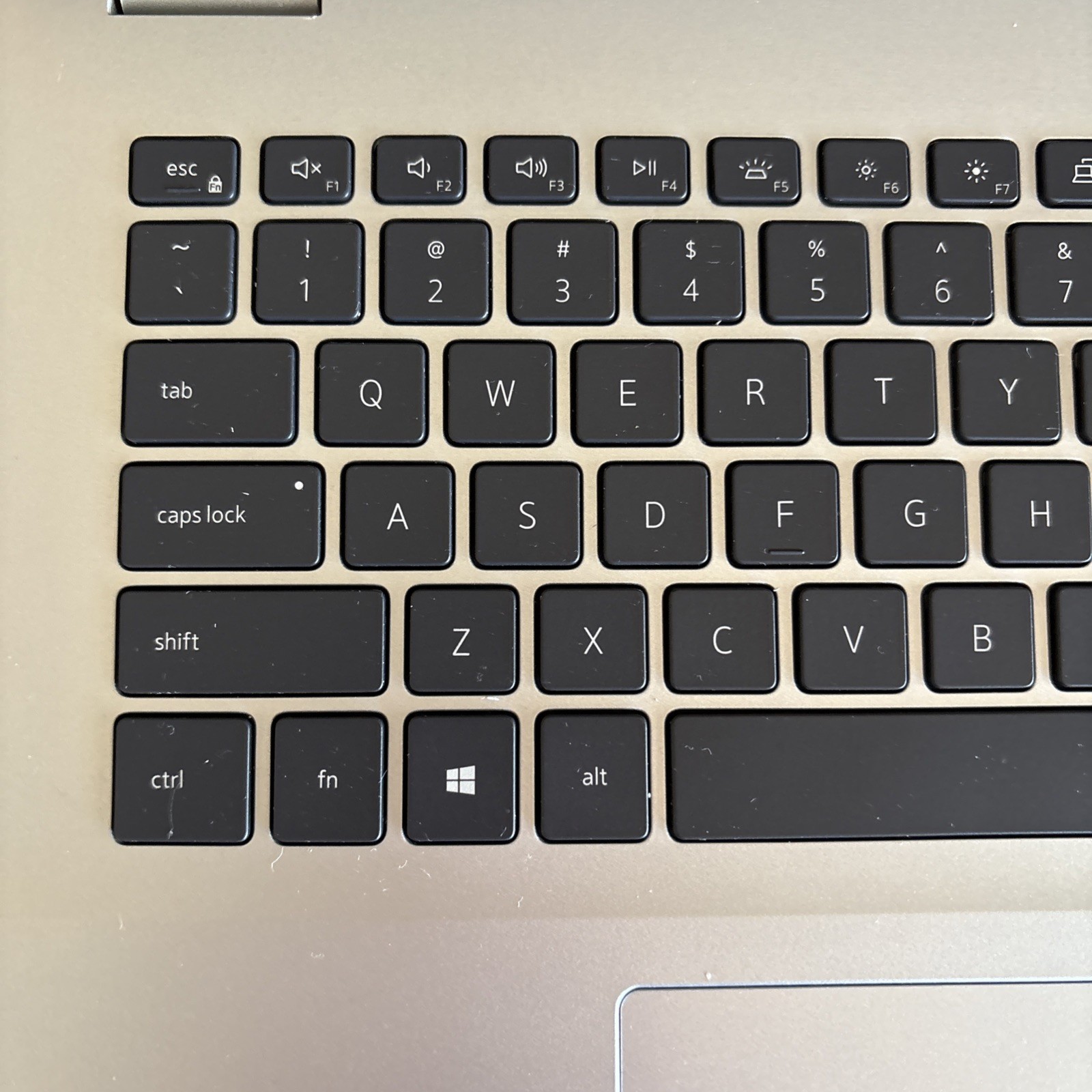 DELL INSPIRON 5493 Laptop 14″ i5 16gb/500/1tb Win11 Pro25H2/Office 2021-extras-1
