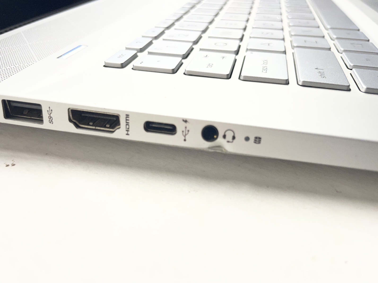 Hp Envy Laptop 17.3 Touchscreen, 500 GB NVMe M.2 SSD , 24 GB RAM, Nvidea 2 GB