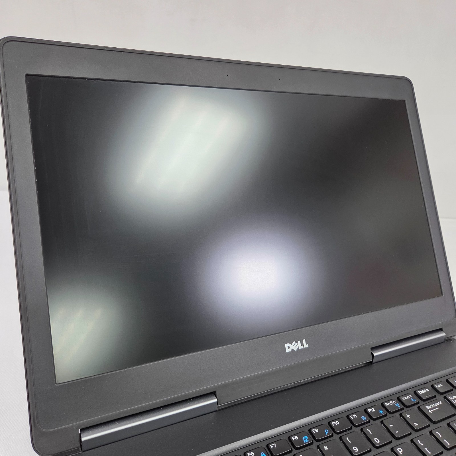 Dell Precision 7510 Laptop i7‑6820HQ 16GB 256GB SSD AMD RADEON R9 M375X Win11
