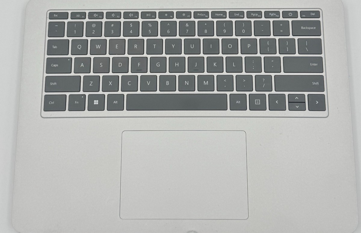 Microsoft Surface 14.4″ Laptop Core i7-11370H @ 3.30GHz 16GB RAM 512 NVME WIN 11