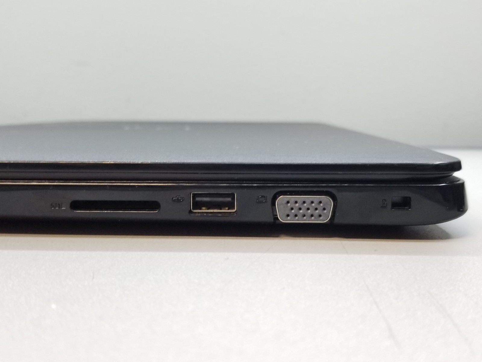 Dell Latitude 3500 15.6″ FHD i5-8265U 1.6GHz 8GB RAM 256GB NVMe Win 11 Pro WiFi