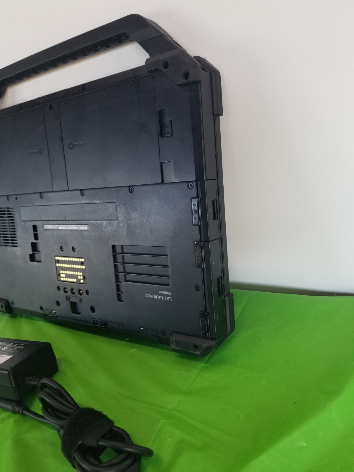 DELL LATITUDE RUGGED 5420 i7-8650U 32GB RAM,512 SSD TOUCH, WIN , 1.90 Toughbook