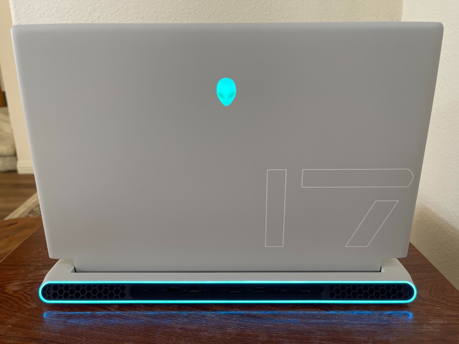 Alienware X17 R2 360Hz 12700H 32GB DDR5 512GB SSD RTX 3060 *MECHANICAL KEYBOARD*