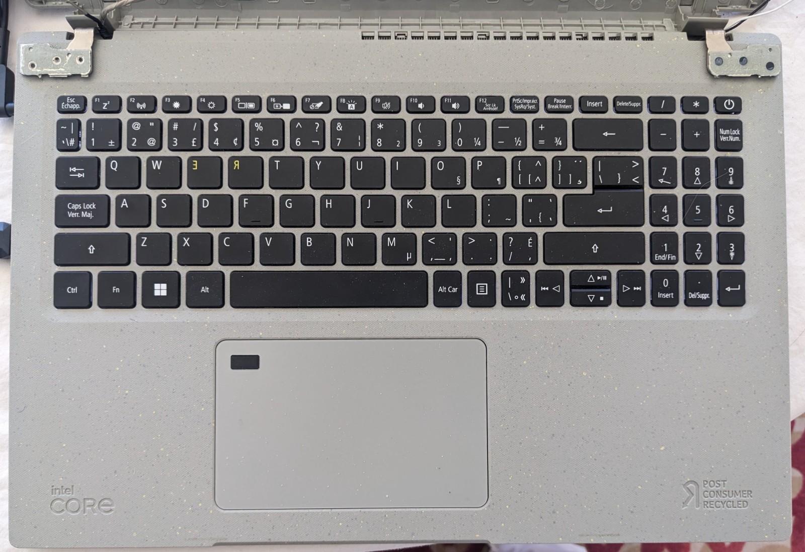 Acer Aspire Vero AV15-51 Core i5-1155G7 laptop w/broken hinges