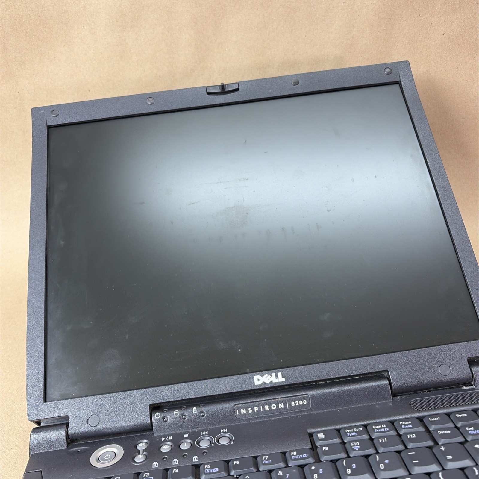 FOR PARTS Dell Inspiron 8200 PP01X Intel Pentium 4 Laptop UNTESTED