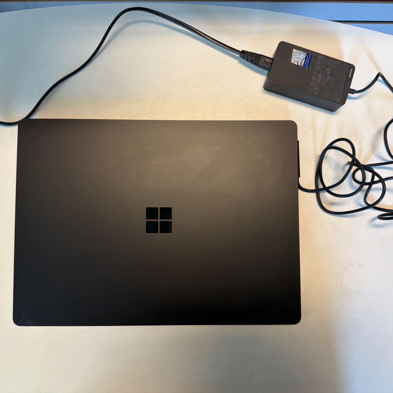 Microsoft Surface Laptop 3 13.5″ (256GB SSD, Intel Core i5 10th Gen., 8G GoRam