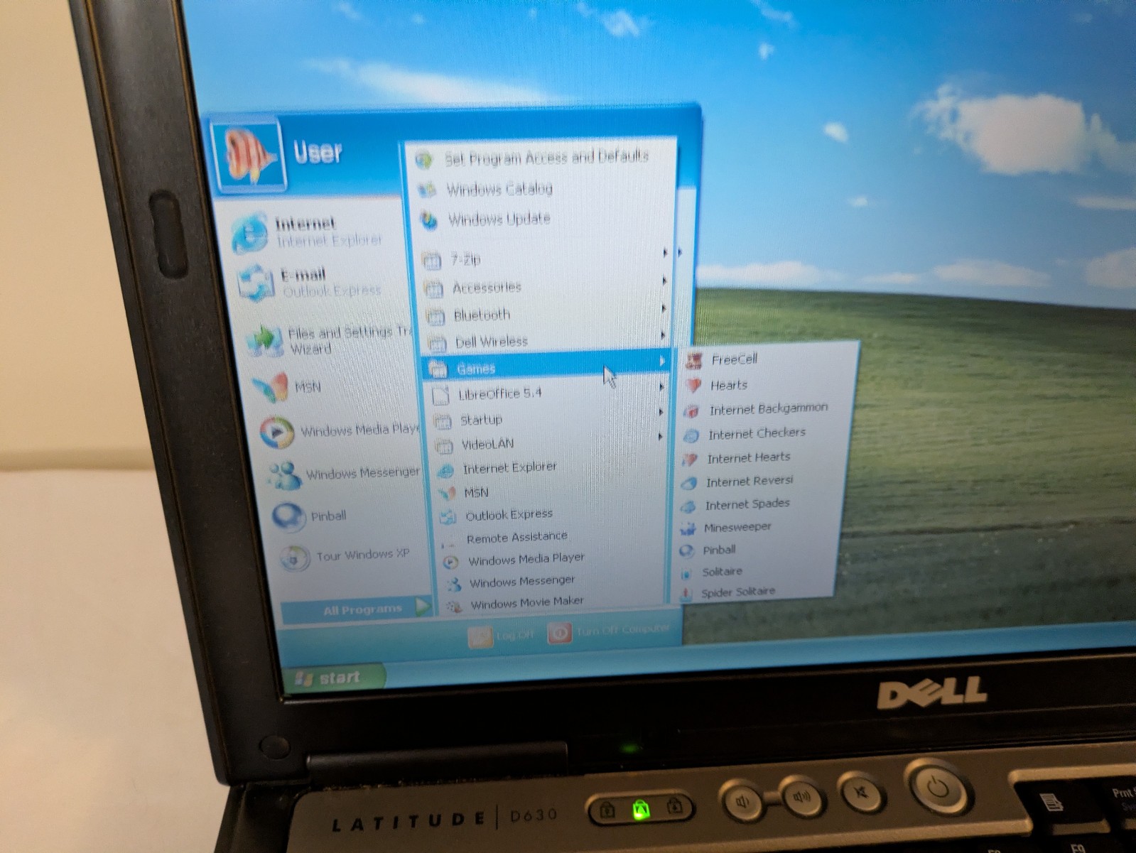 Dell Latitude D630 Laptop 14″ Intel C2D 2.0GHz 4GB RAM 160GB HDD Windows XP 💻