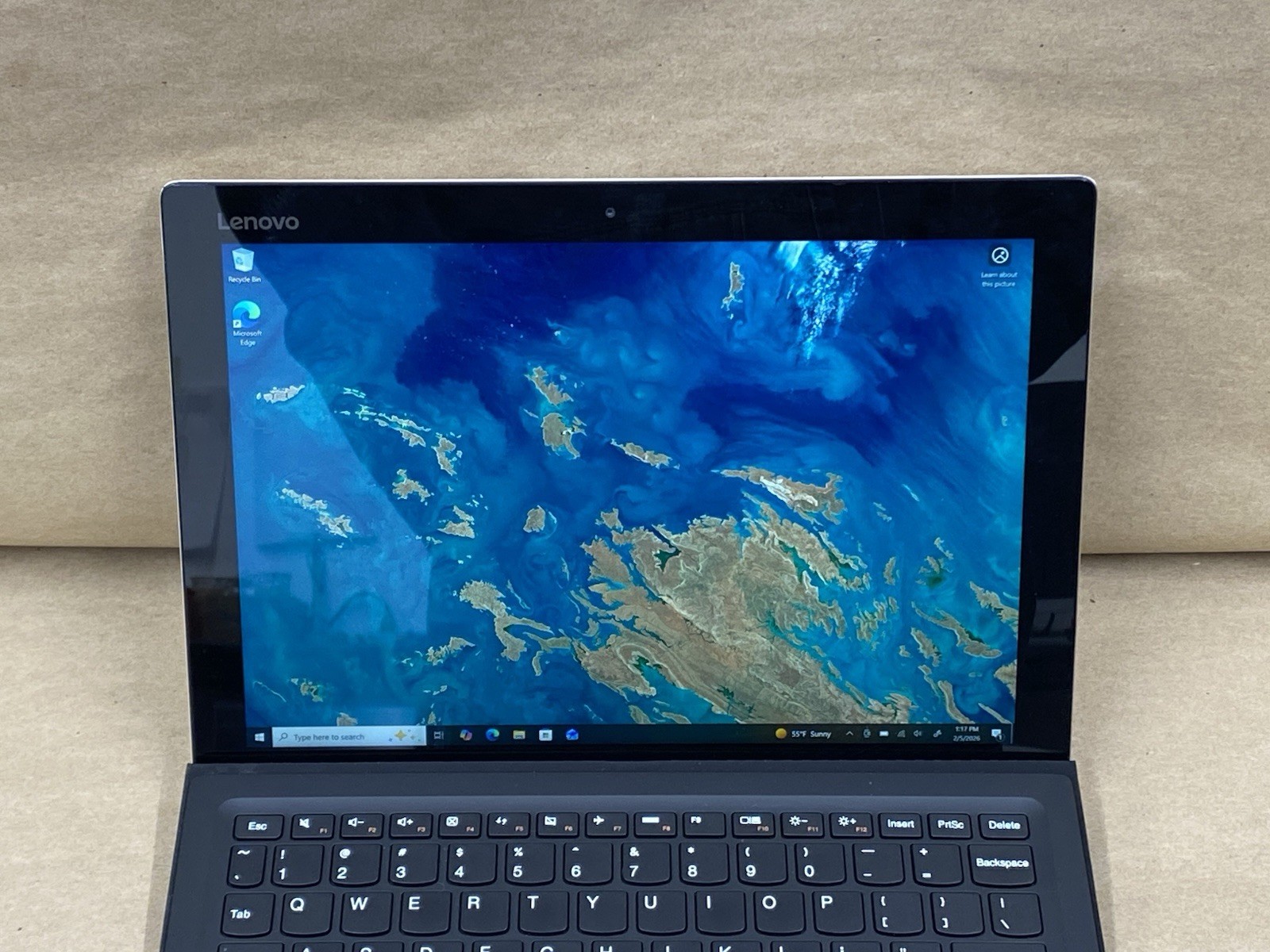 Lenovo 80QL – 12″ 2160*1440 – m5-6y54 – 4GB – 128GB SSD – Windows 10 Pro