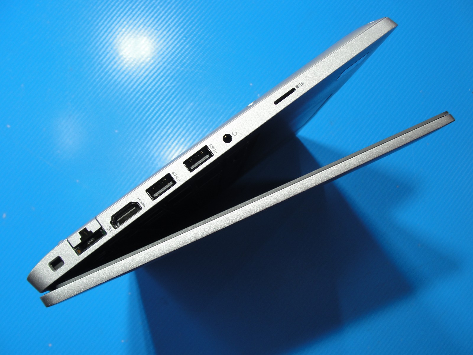 Dell Latitude 5420 14″ FHD Intel Core i7-1165G7 8GB RAM 512GB SSD + PA
