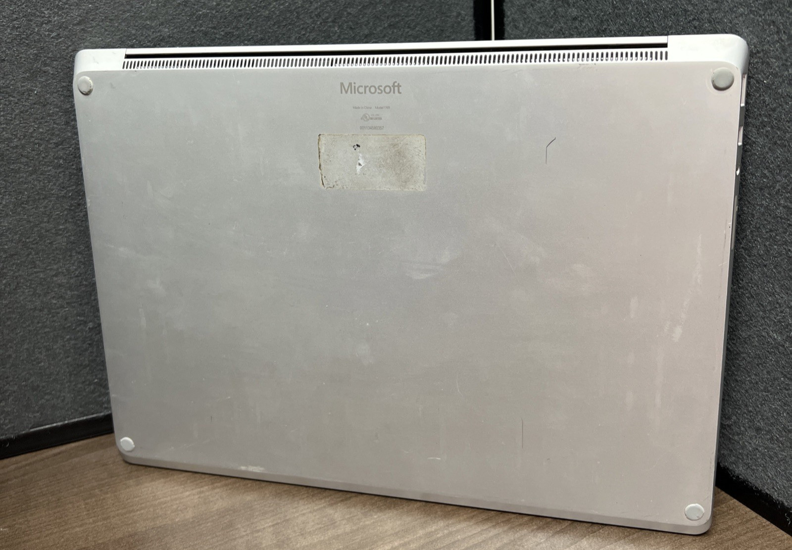 Microsoft Surface Laptop i5-7300U 8GB RAM 128GB SSD