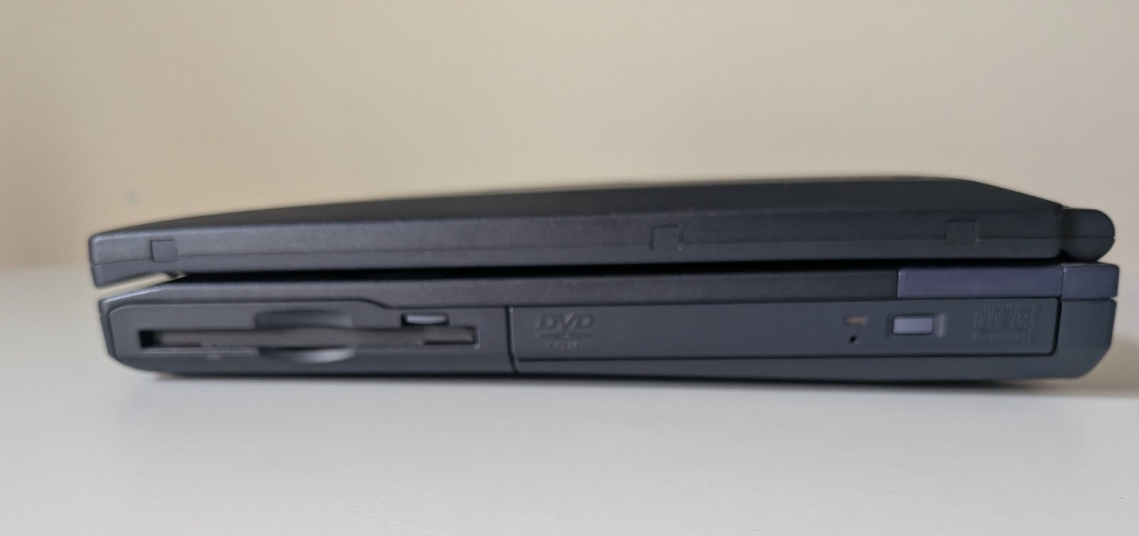 Sony VAIO PCG-FX370 Laptop, 256MB RAM, 20GB HD, Sony Power Supply, PC Card Wifi