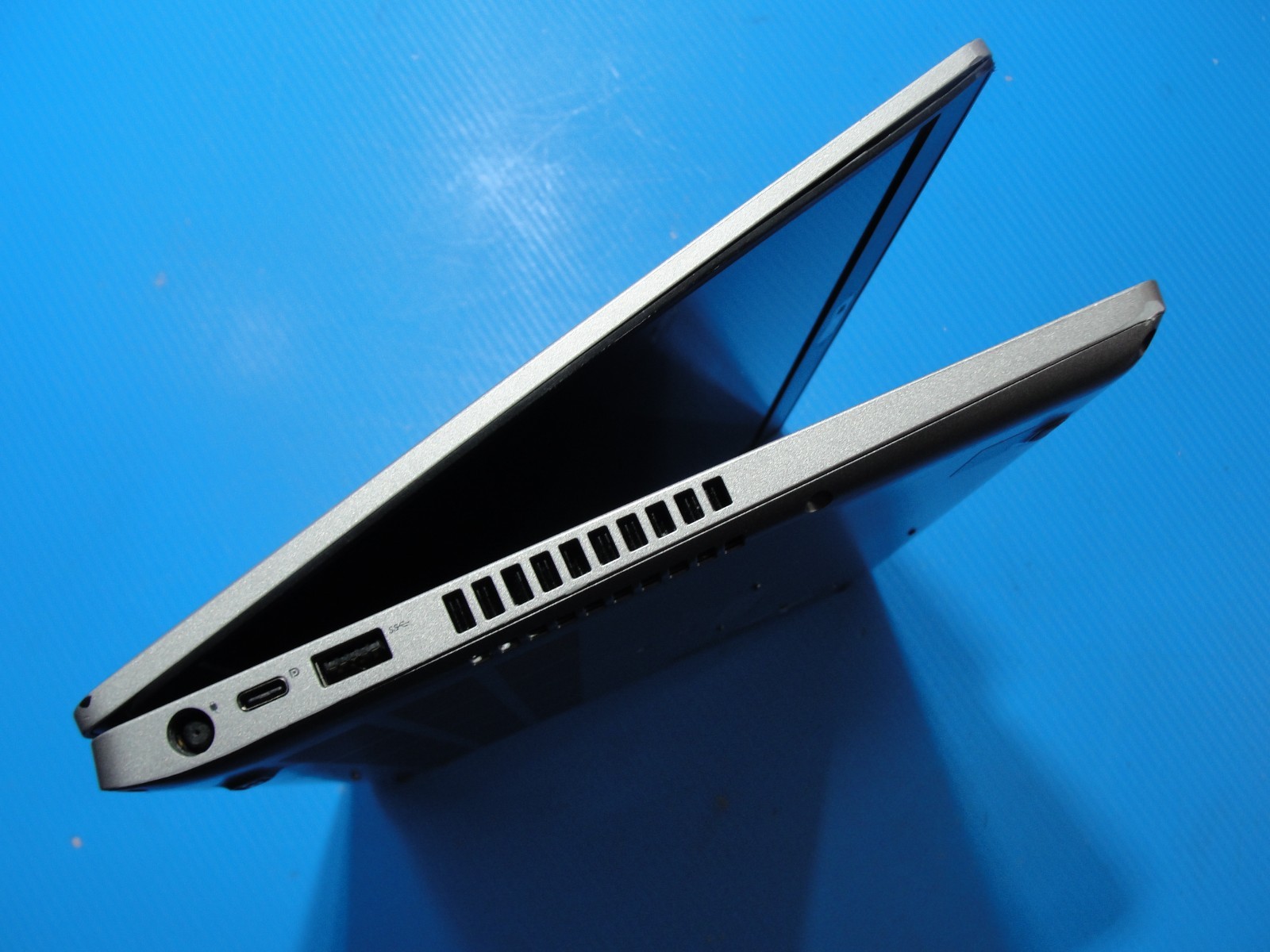 Dell Latitude 5410 14” FHD Intel Core i5-10310U 1.7GHz 8GB 256GB SSD+Charger
