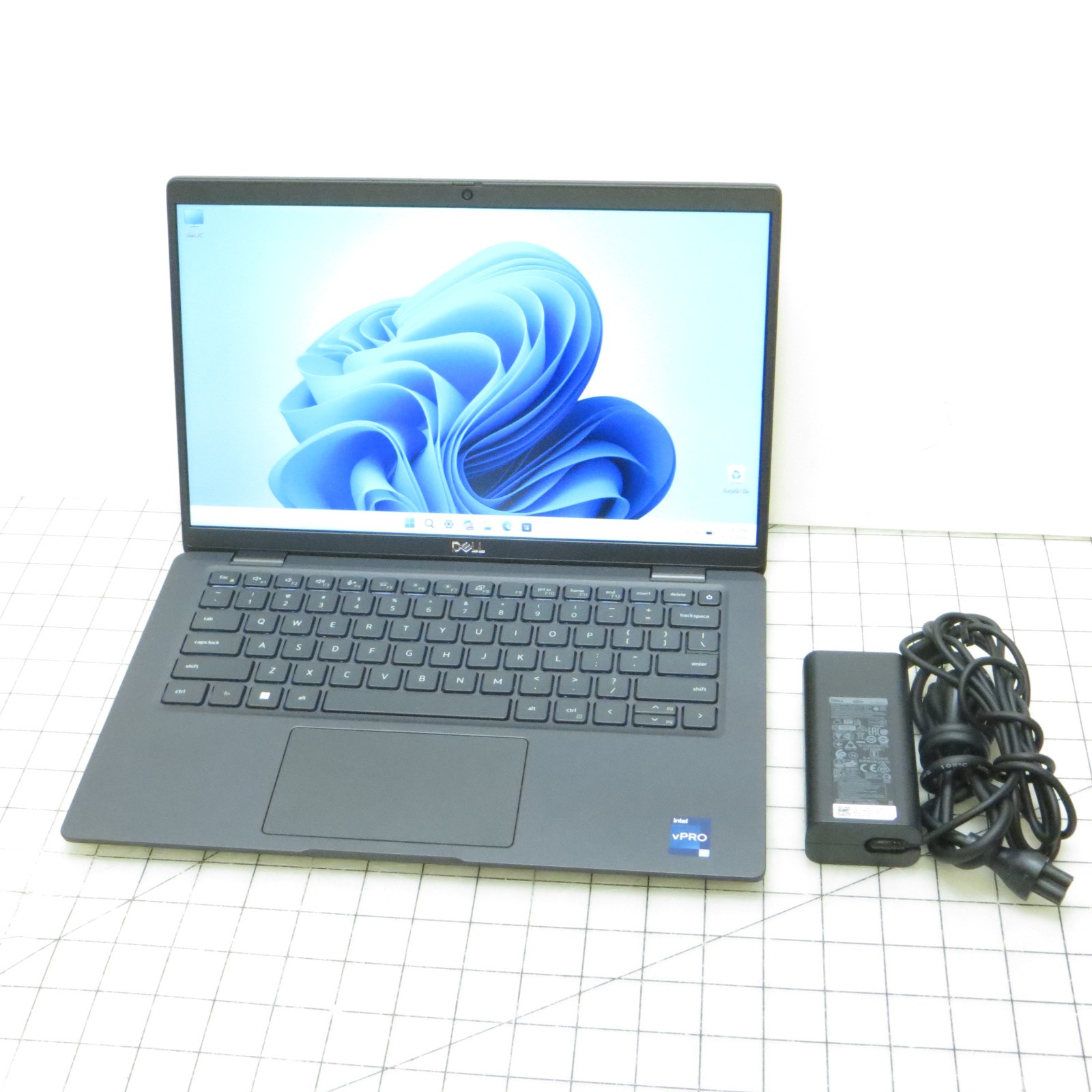 Dell Latitude 7430 Intel i7 12th Gen 16GB RAM 512GB SSD 14″ Win 11 Pro Laptop PC