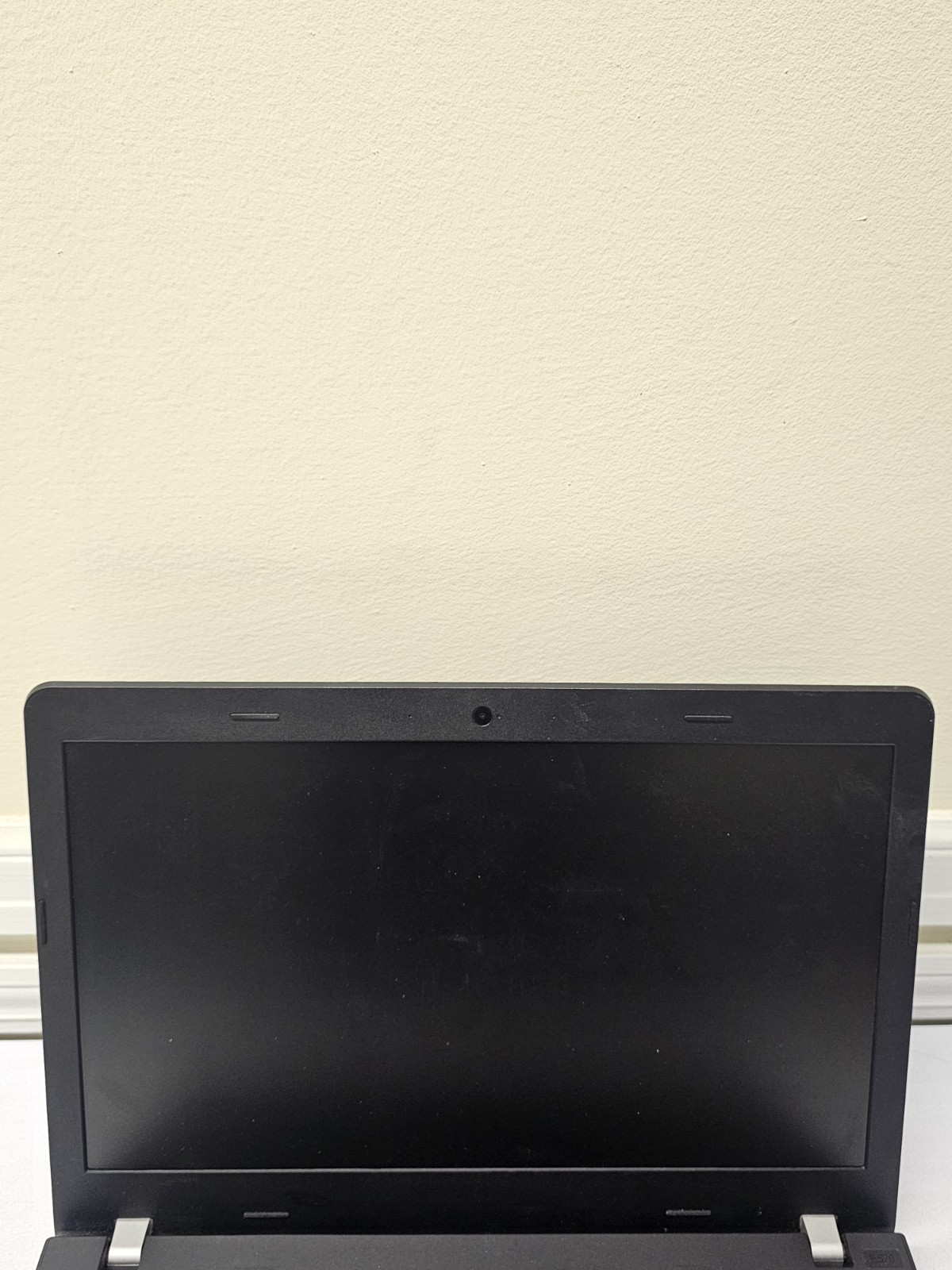 Lenovo ThinkPad 00084A Laptop – i5 7th Gen – 8GB RAM – 500GB HDD – Win 10 – READ