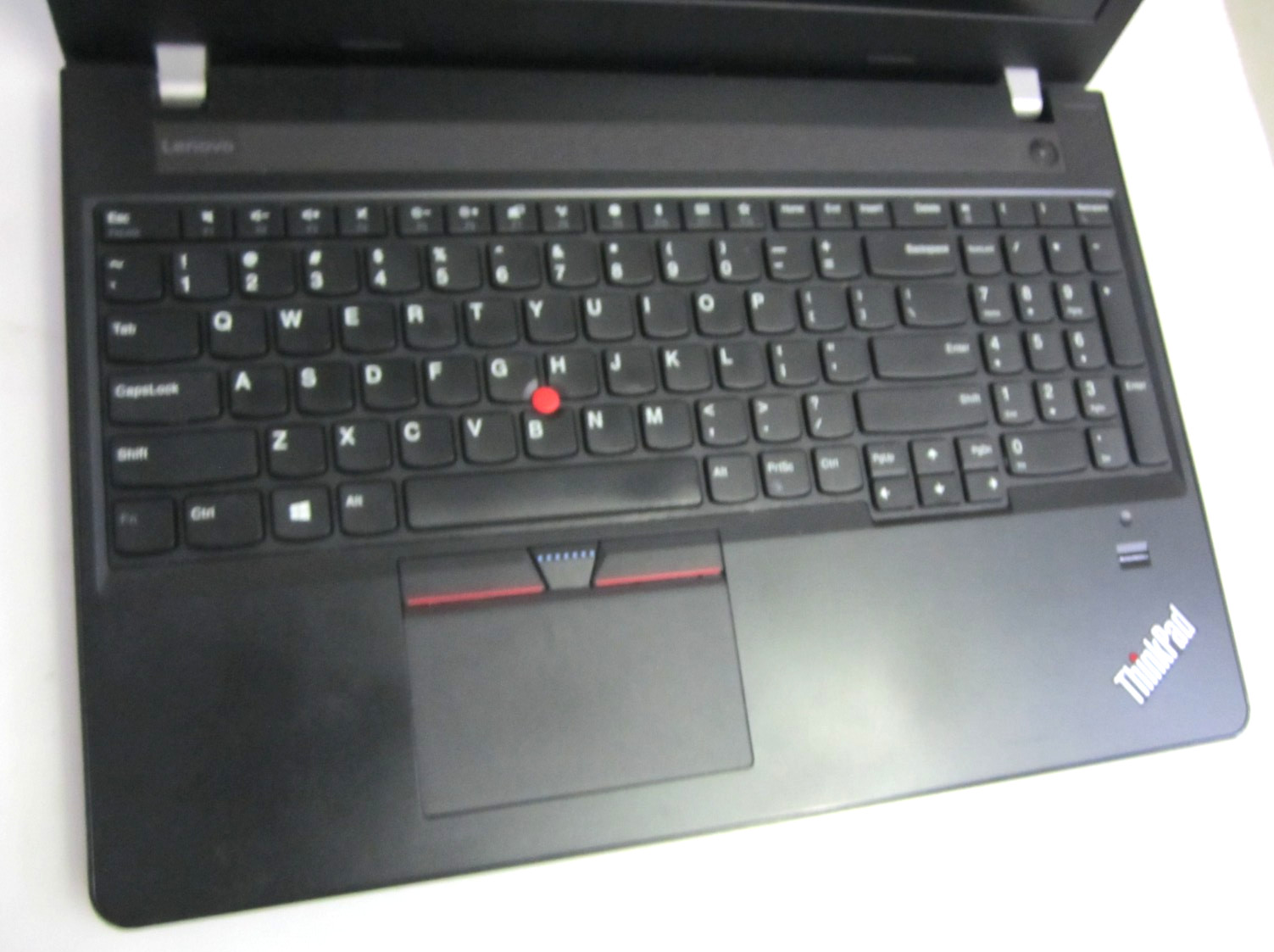 Lenovo ThinkPad E570 15.6″ i5 7200U 2.50GHZ 8GB 500GB Laptop w/ AC NO OS