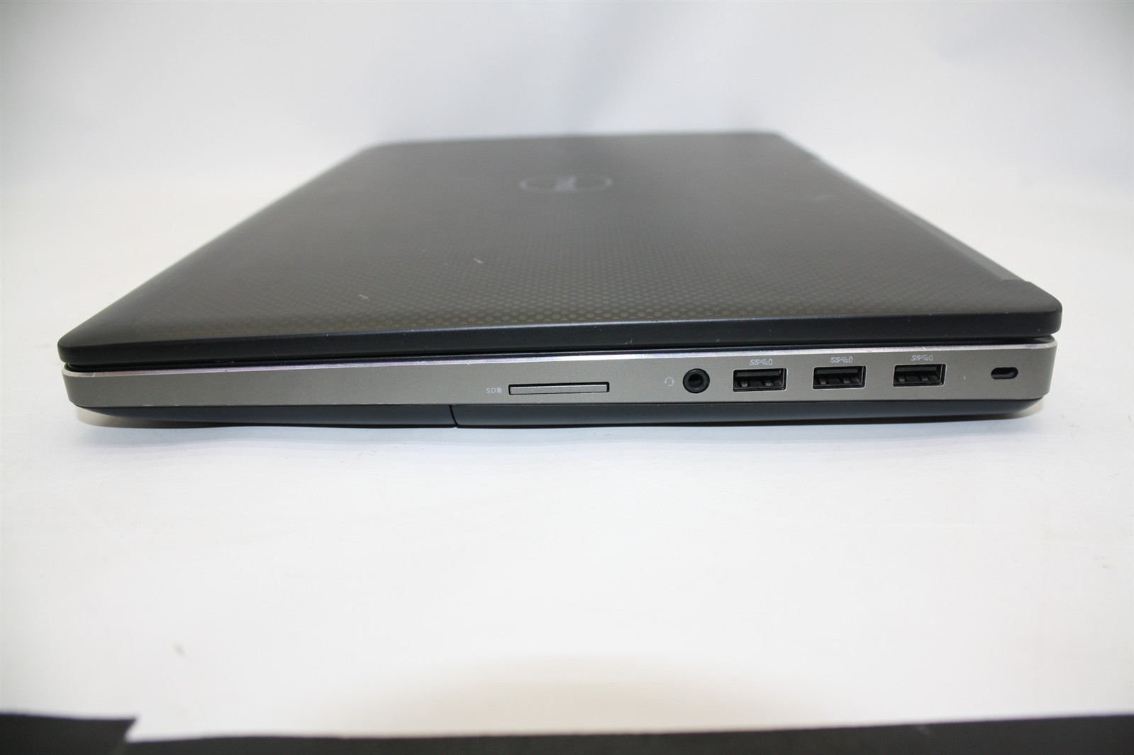 15.6″Dell Precision 7510 Xeon E3-1535M 2.90GHz RAM 16GB SSD 256GB/Camera issue