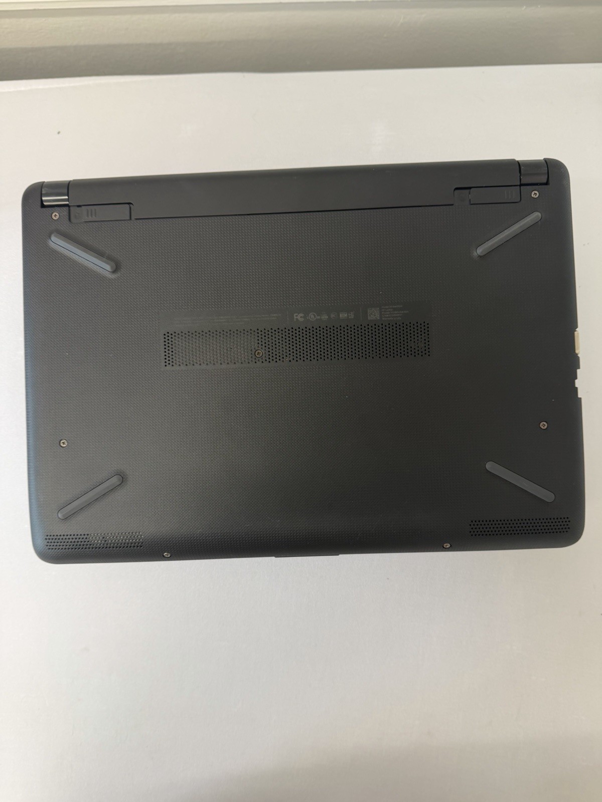HP Laptop 14-bw012nr – Good Screen – AMD E2-9000e – Read Des