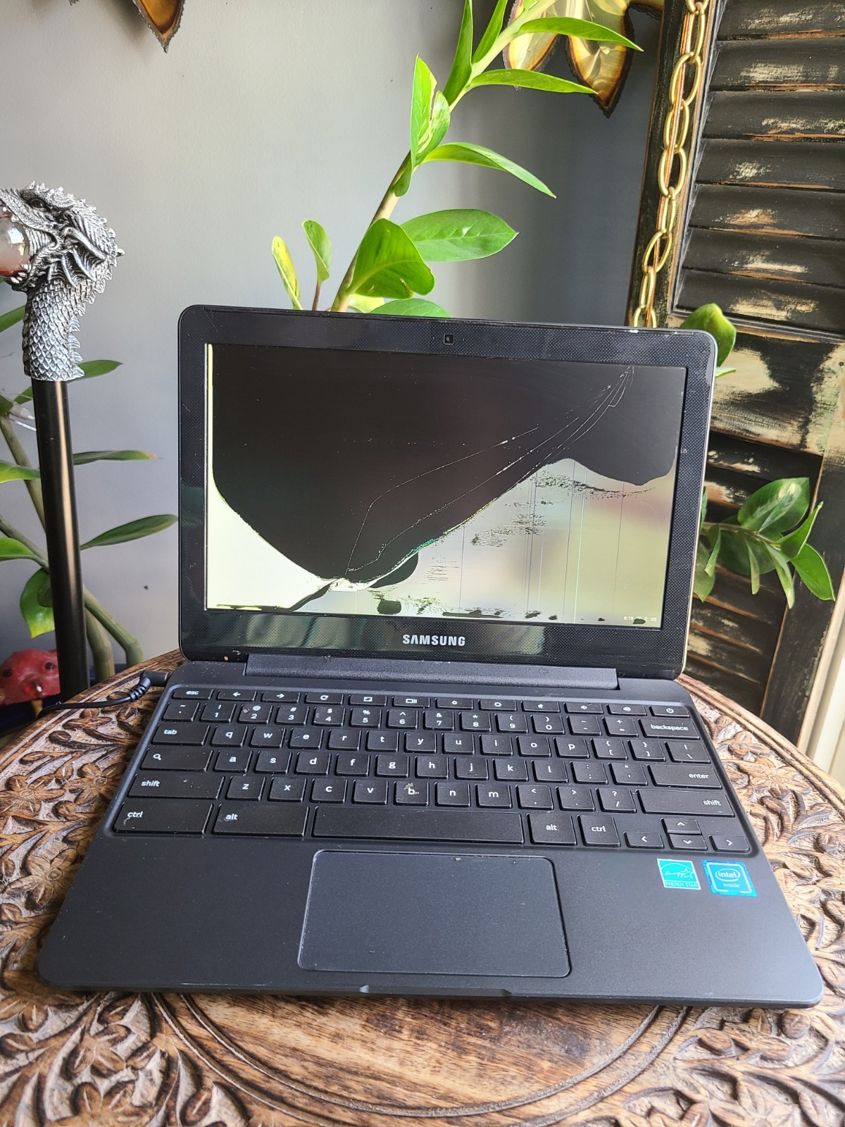Samsung Chromebook 3 XE500C13 Broken Screen Powers On Parts Repair No Charger