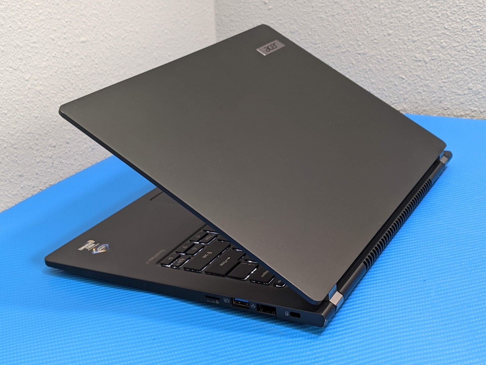 Acer TravelMate P614-51-G2 14″ FHD i7-10610U 1.8GHz 16GB 512GB SSD W11P +Charger