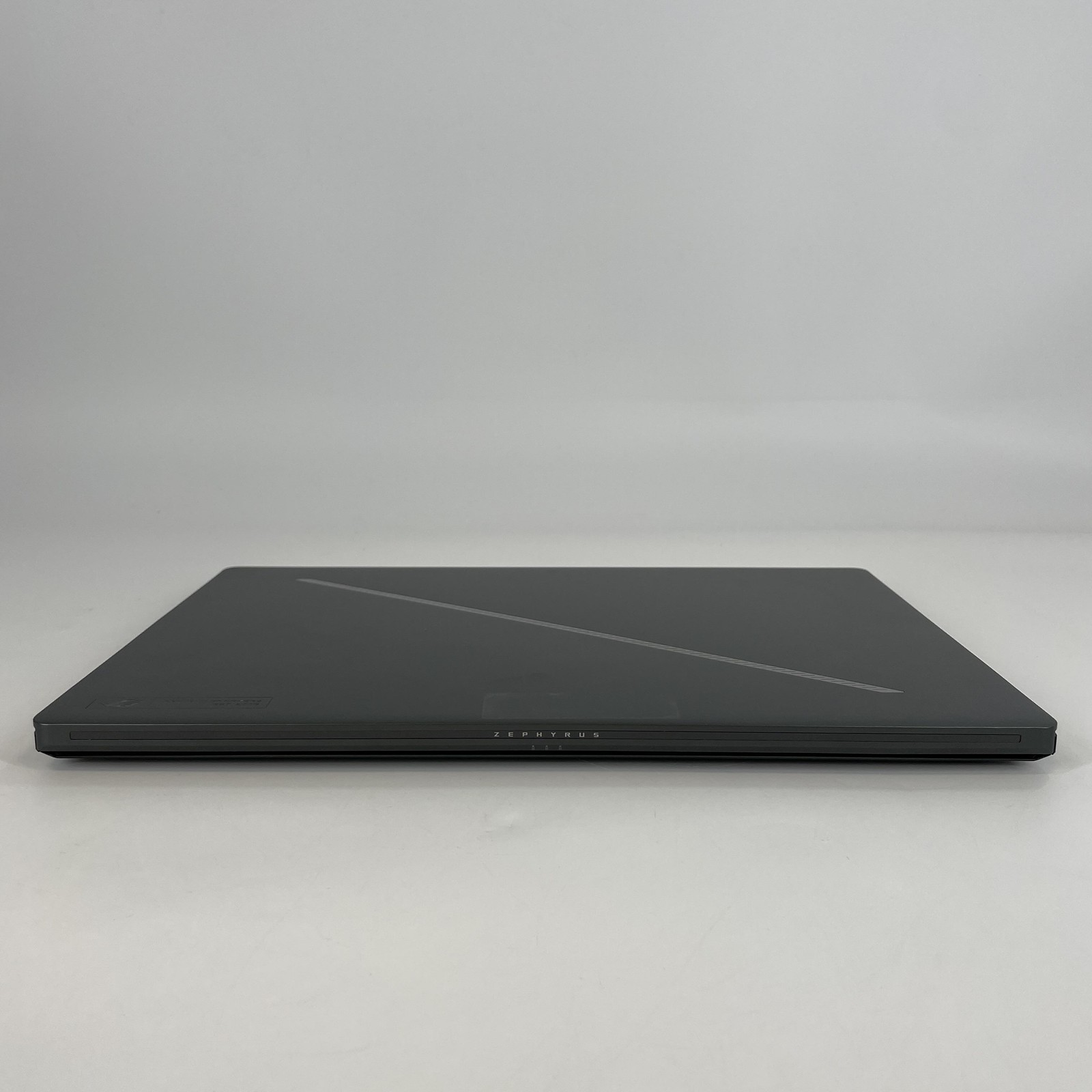 Asus ROG Zephyrus G16 GU605 240Hz QHD+ 2.5GHz Ultra 9 185H 16GB 1TB SSD RTX 4070