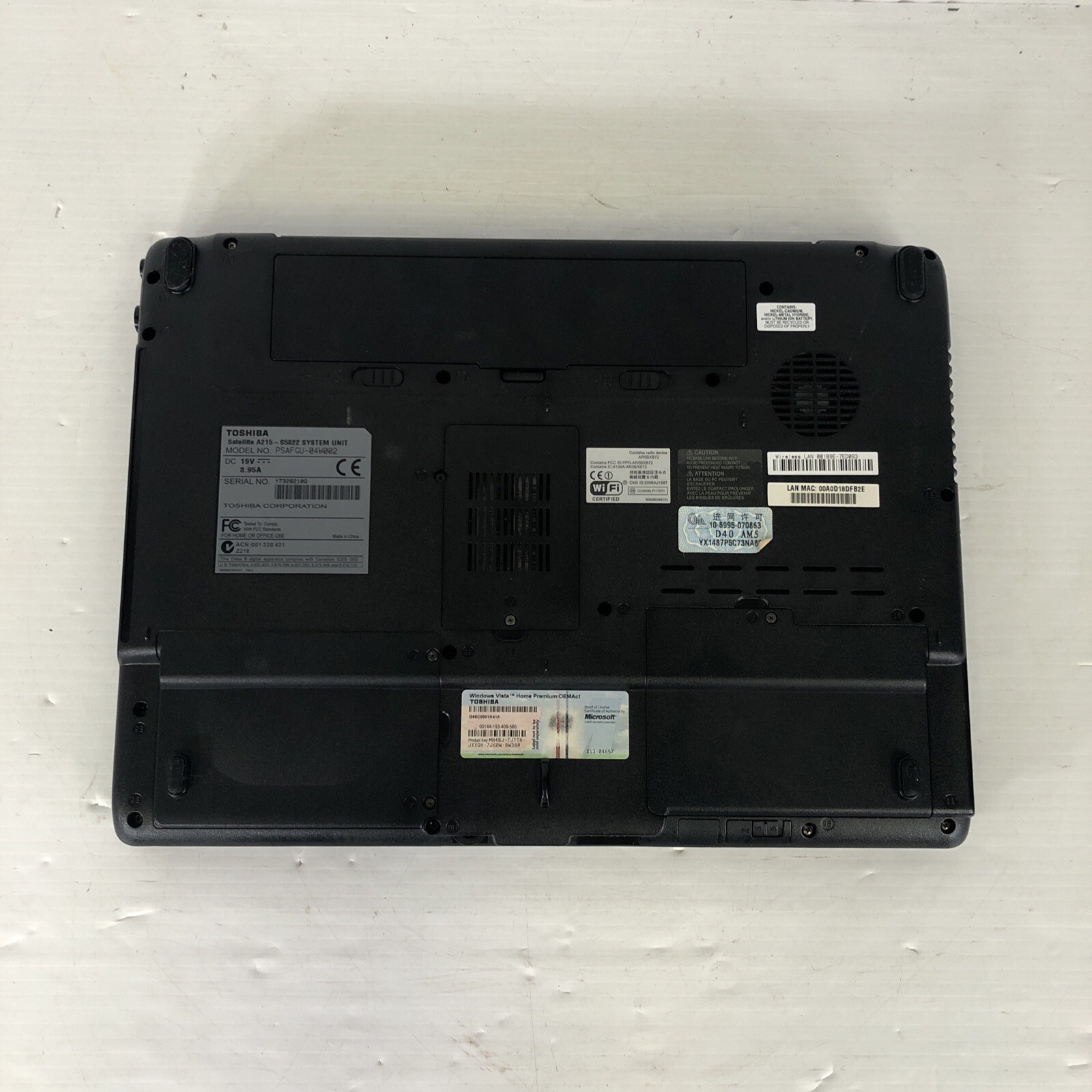 TOSHIBA SATELLITE A215-S5822 AMD Turion 64 x2 – 2 GB Ram – NO HDD/OS