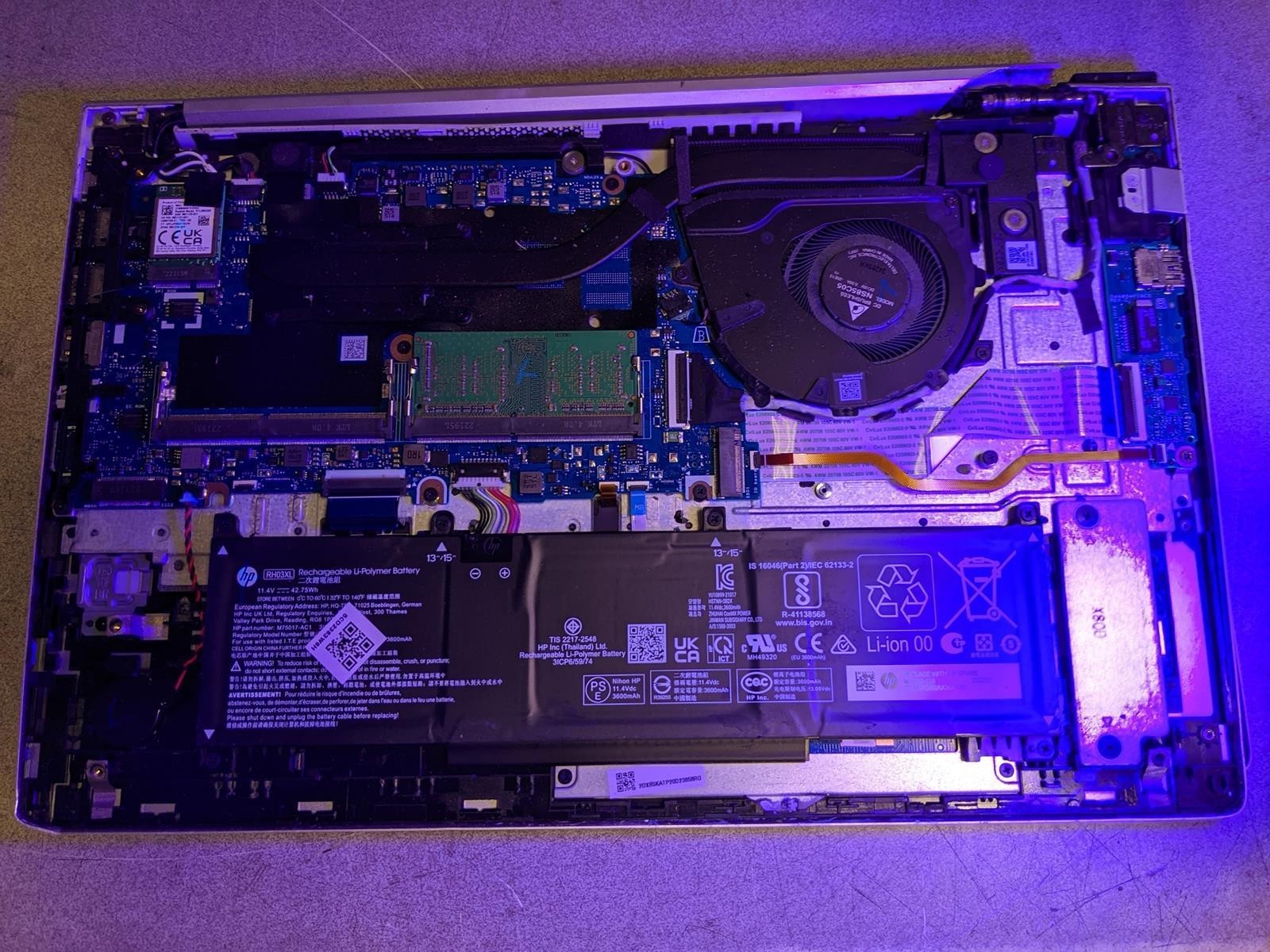 HP PROBOOK 450 G9 i7-1255U @ 1.20GHz, 4GB RAM, NO HDD/OS – (FOR PARTS)