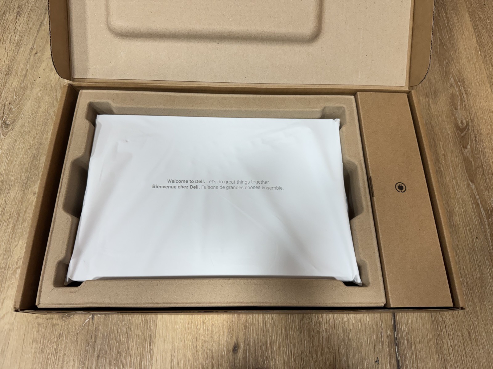Dell Pro Max 16 Premium MA16250 Core Ultra 7 265H 16″ FHD+ 32GB LPDDR5x RTX 1000