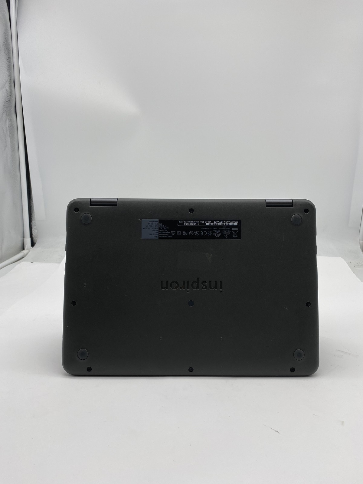 Dell Inspiron 3185 Laptop AMD A6-9225 RADEON R4 1.6GHz 4GB RAM 32GB SSD No OS