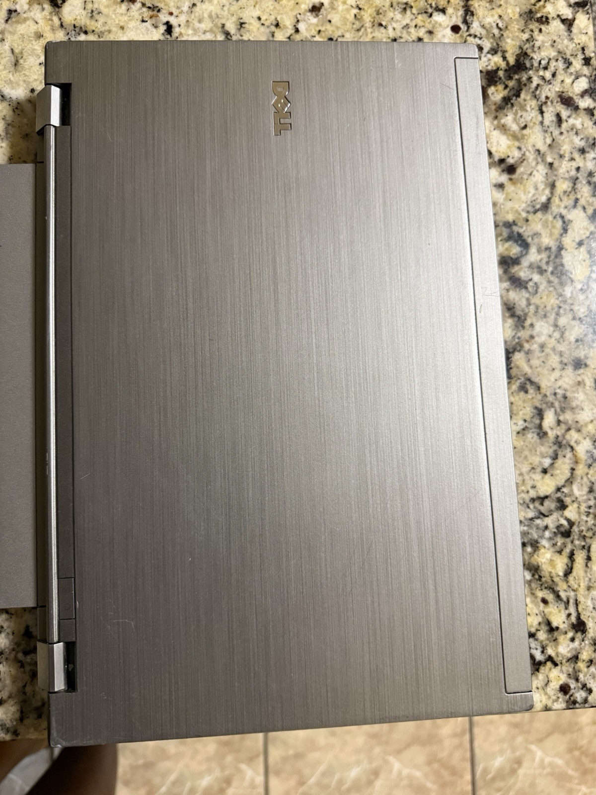 Dell Latitude E4310 Intel i5-M520 2.4GHz 4 GB 160HDD/Win 10 pro/charger in