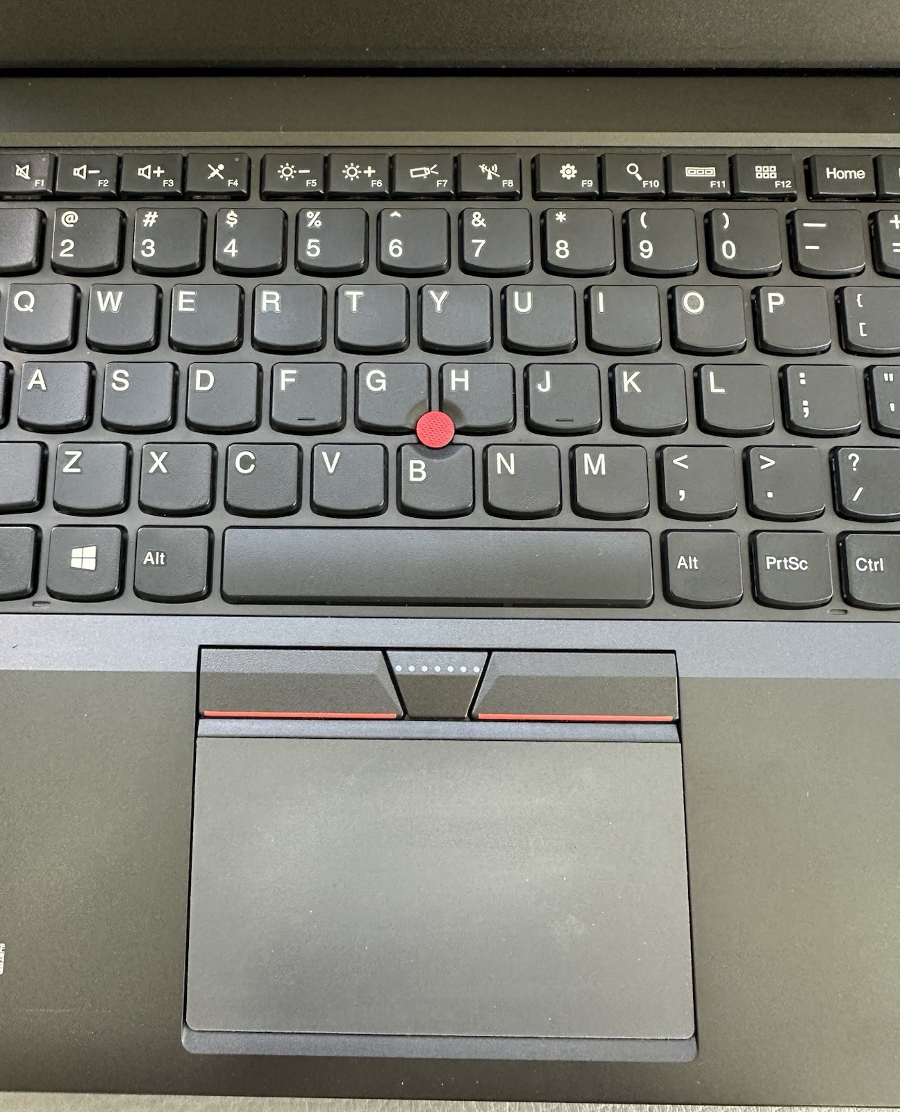 Lenovo T450S 14” I5-5300U@2.30GHz 12GB RAM 250GB SSD Windows 10 Pro, 2 Batteries
