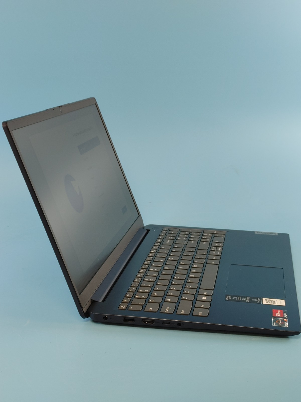 Lenovo IdeaPad 1 15AMN7 15.6″ Ryzen 5 7520U 8GB 256GB SSD Windows 11 Home