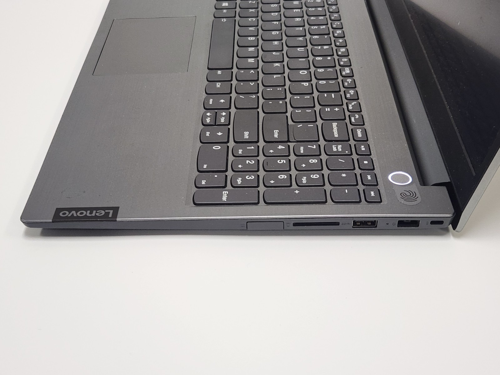 Lenovo ThinkBook 15-IIL Intel I5-1035G1 1.0Ghz 8GB RAM 256GB SSD W11P + Adapter