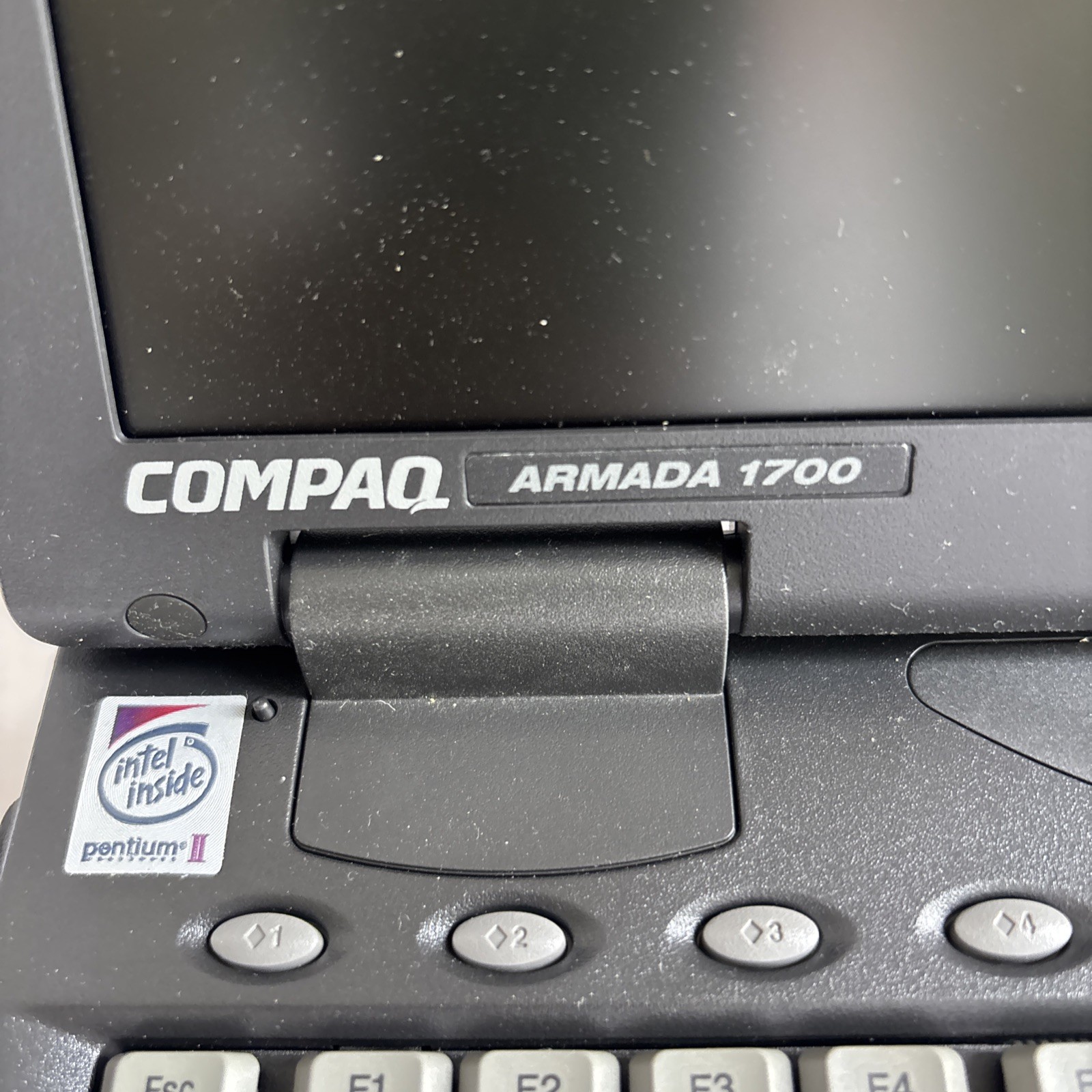 Vintage Compaq Armada 1700 Laptop Notebook Untested No Charger For Parts