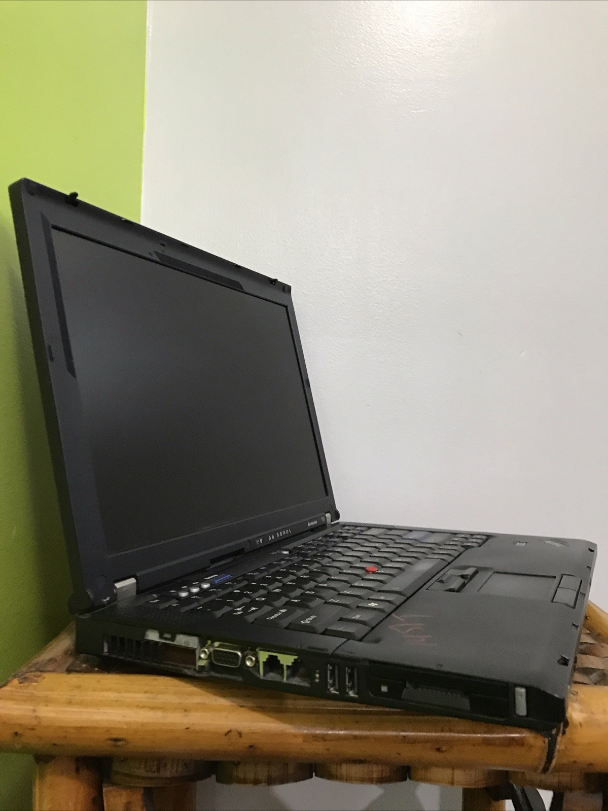 Lenovo Thinkpad T61 Laptop Computer – Weak Battery