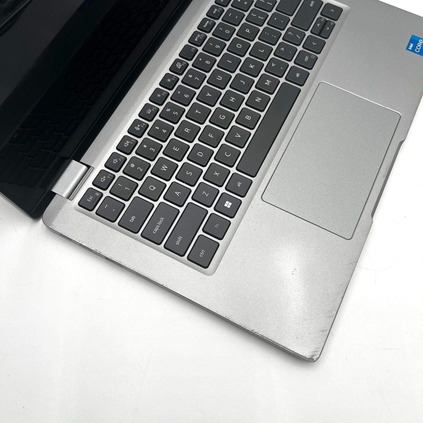 Dell Latitude 5330 13″ i5-1235U 8GB RAM 256GB SSD No OS | TESTED USED – GOOD