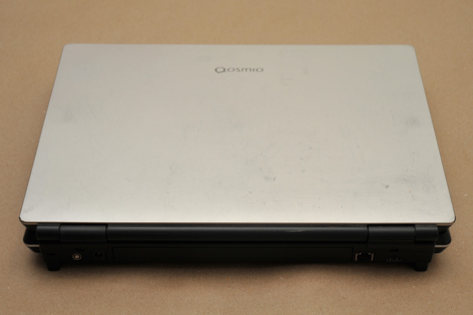 Toshiba Qosmio F25-AV205 Pentium M GeForce 6600 Go 64GB SSD 1GB RAM NO OS