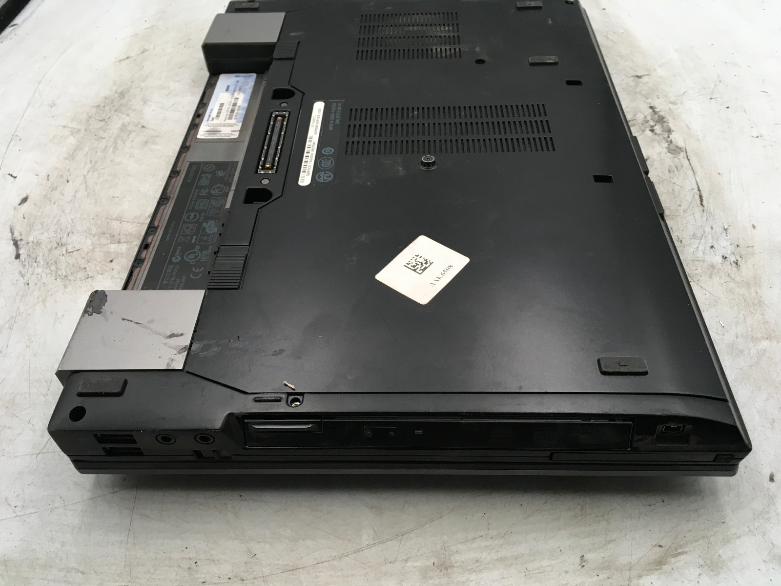 DELL LATITUDE E6410 – BOOTS TO BIOS/BAD LCD – INTEL I5 M560 – NO RAM – 14″ – BB