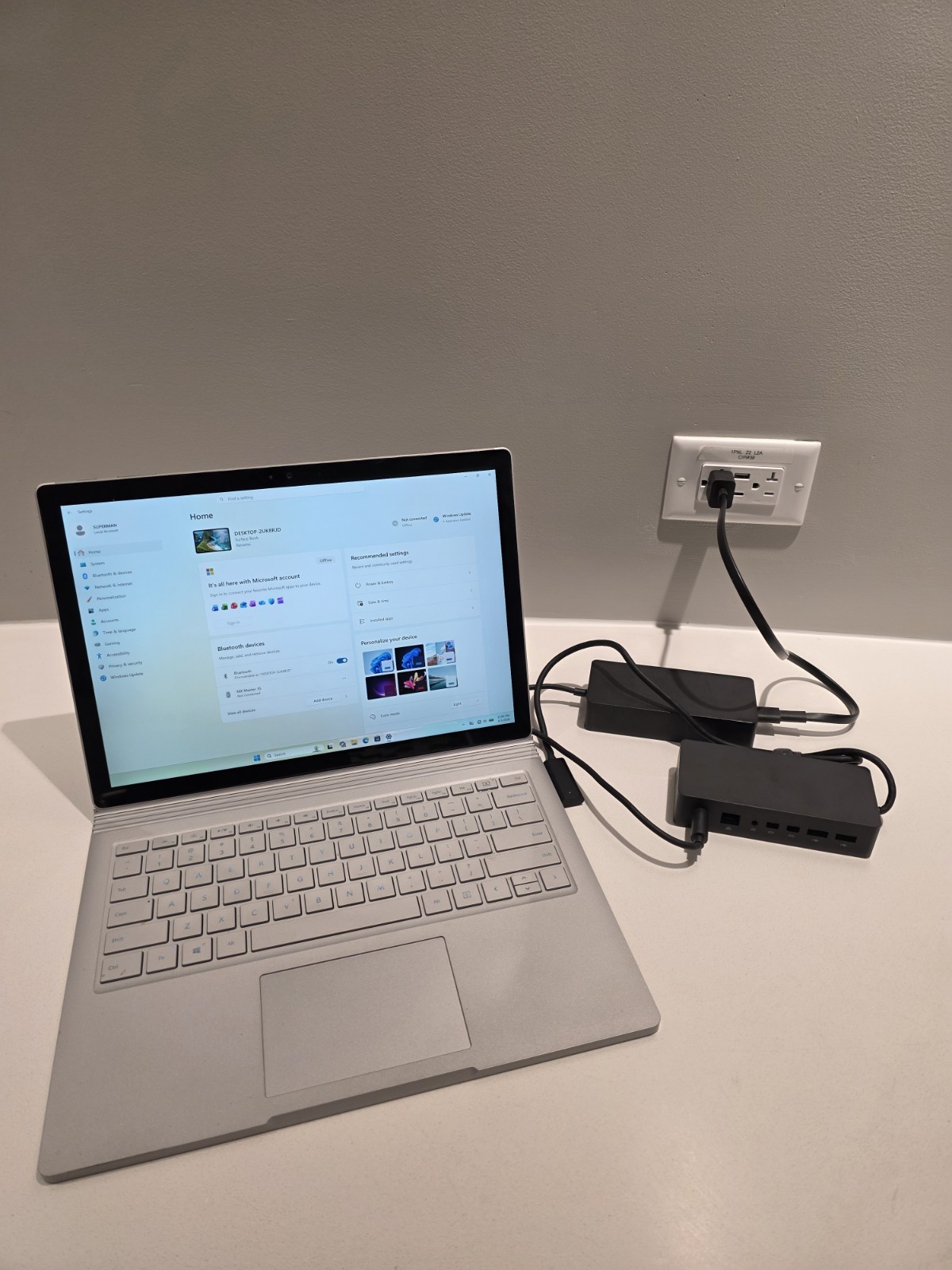 Microsoft Surface Book Intel Core i7-6600u 16GB RAM 512GB SSD with Dock