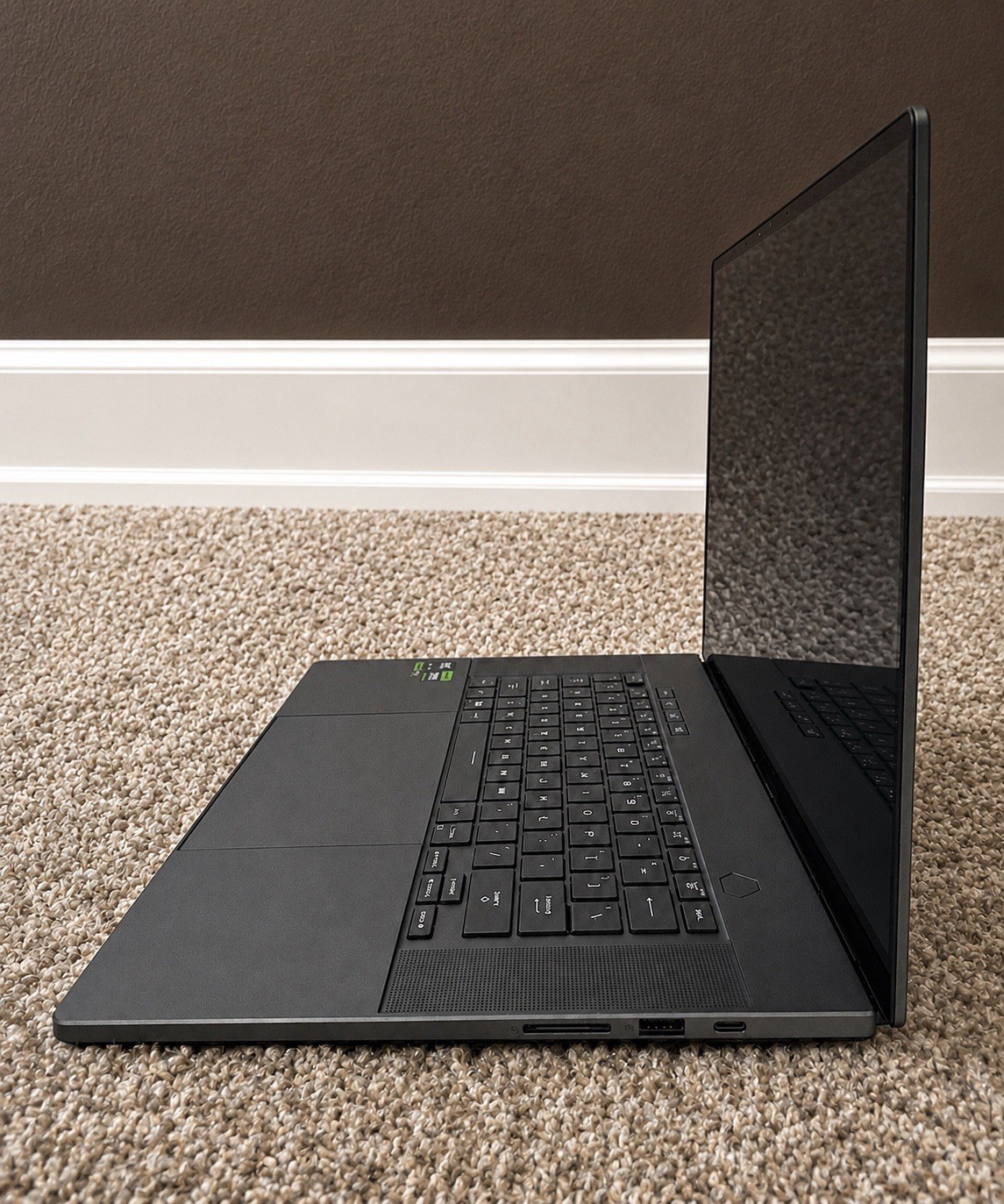 ASUS ROG Zephyrus G16 GU605 RTX 4070 Core Ultra 9 16GB 1TB OLED 240Hz