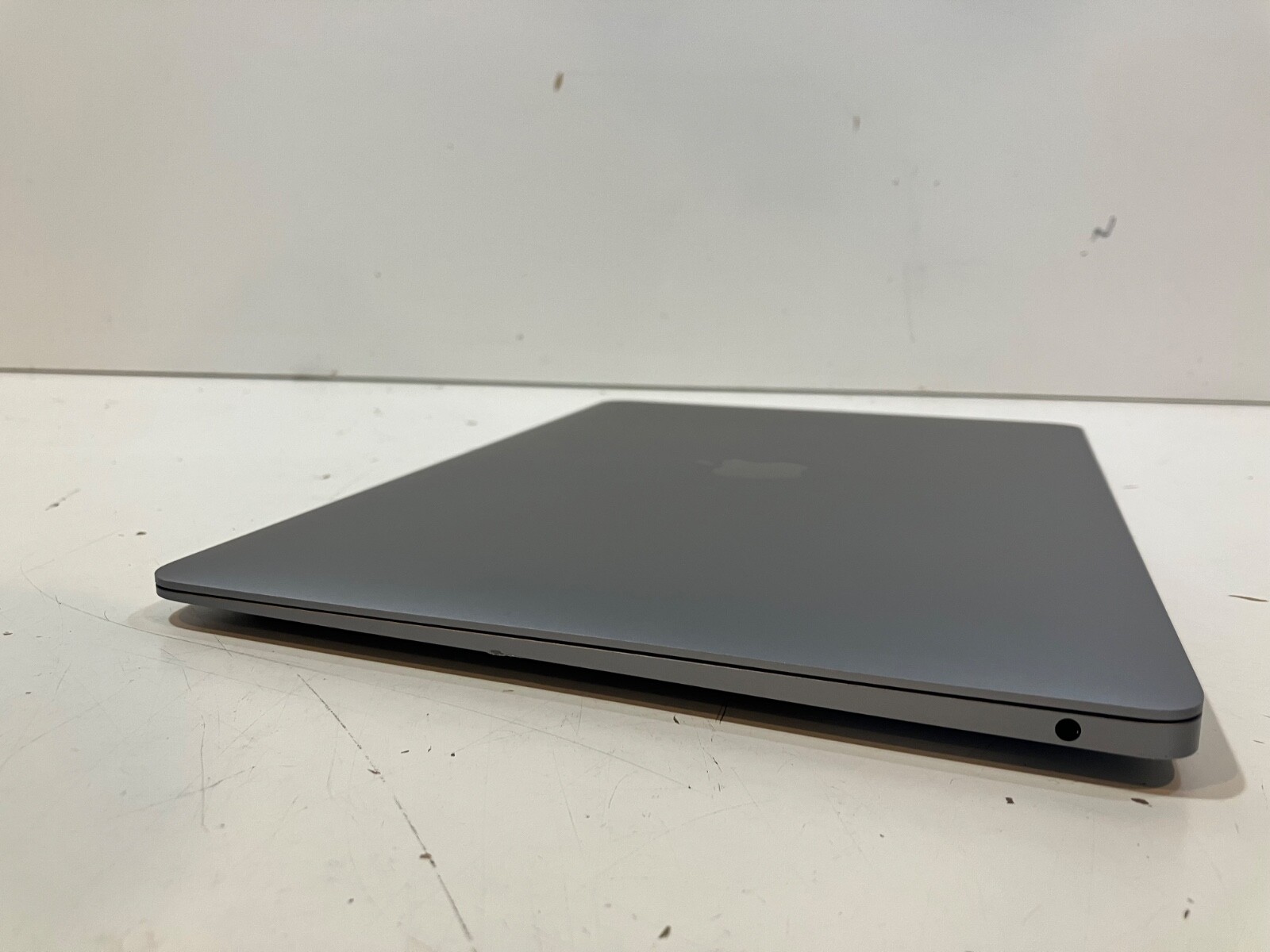 2020 Macbook Air Apple M1 3.2 Ghz CPU/GPU 8/7 Core | 16GB RAM 256GB SSD (B+)