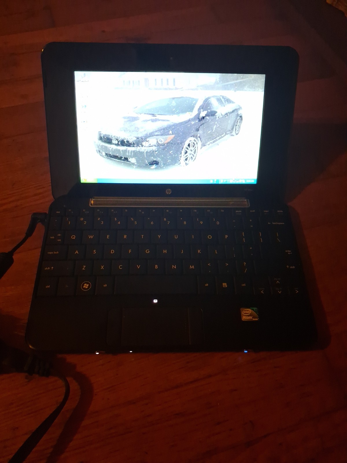 10.1” HP MINI 1000 NOTEBOOK INTEL ATOM HD WIN 7 PRO W/CHARGER Software And Case