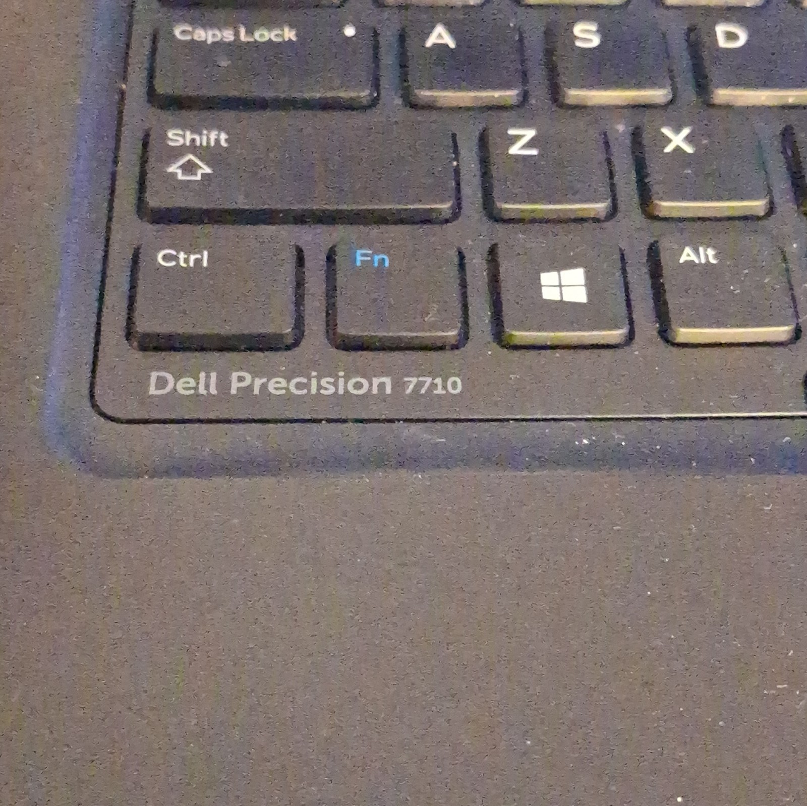 Pc # 2 Dell Precision 7710 17″ i7-6820HQ 8GB 466GB HDD Win 11 Pro AMD R9 M375X