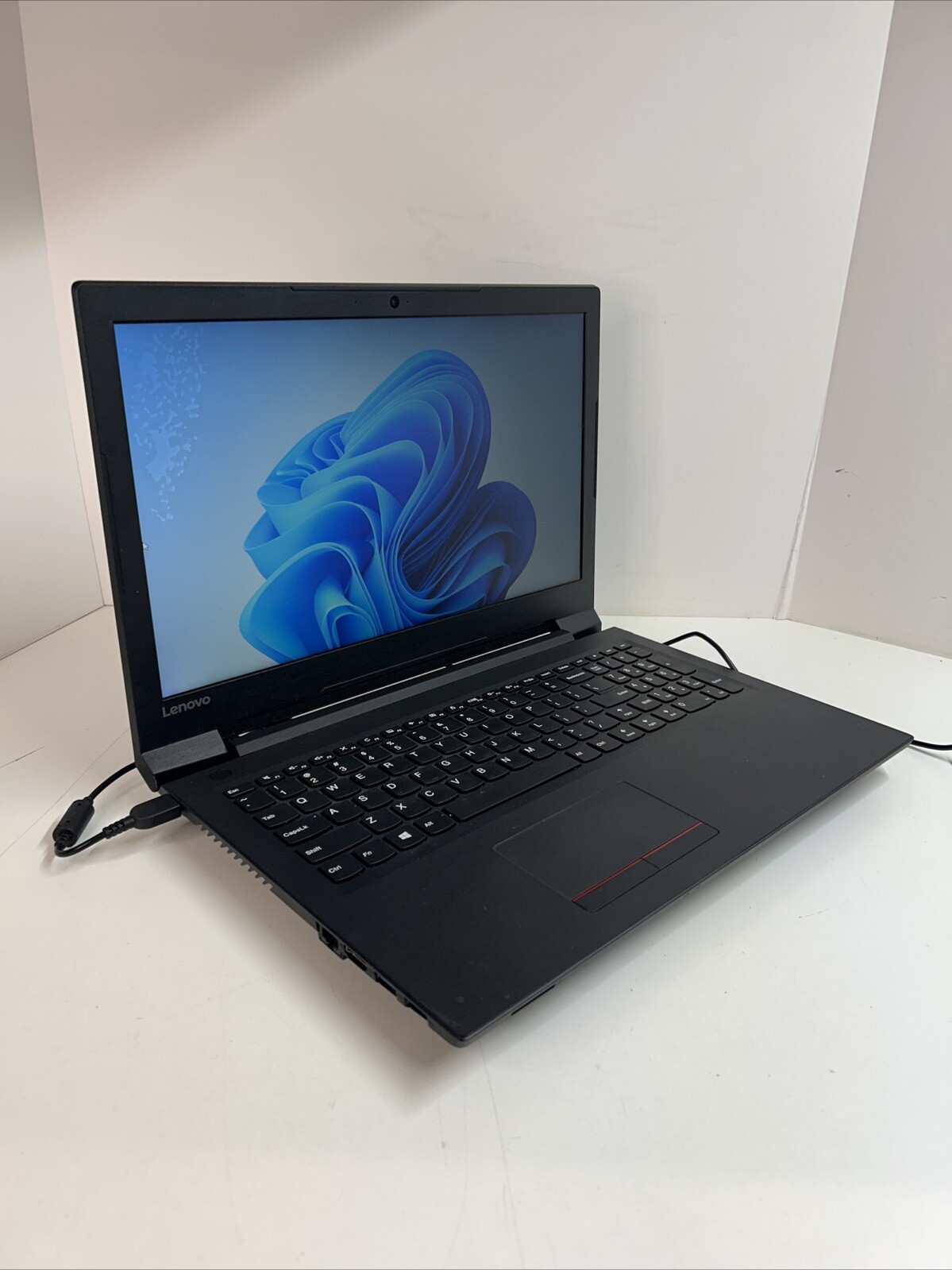 Lenovo V110-15ISK Laptop 15.6″ i3-6100U 12GB RAM 256GB SSD Win 11 Pro Needs 🔋